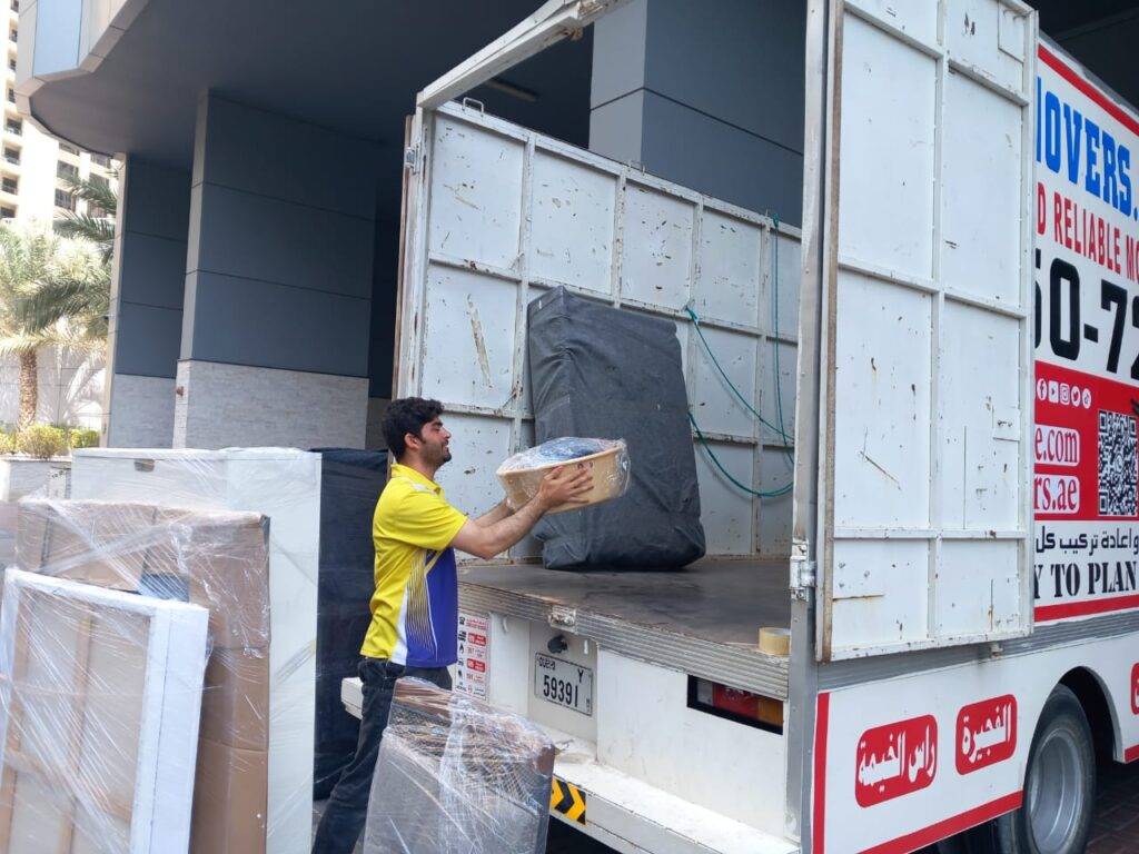 storage and movers in Dubai