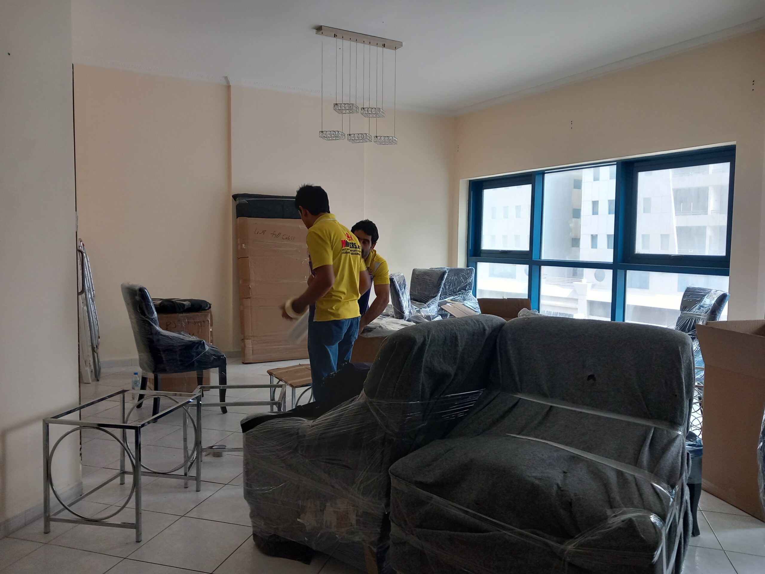 Movers in the UAE moving